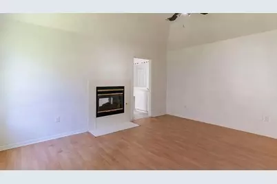 492 Shade Tree Circle, Hurst, TX 76054 - Photo 3