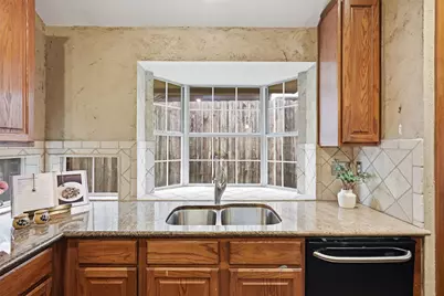 2638 Hidden Ridge Drive, Arlington, TX 76006 - Photo 9