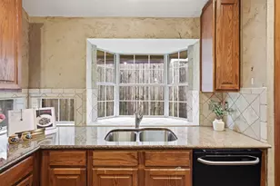 2638 Hidden Ridge Dr, Arlington, TX 76006 - Photo 9