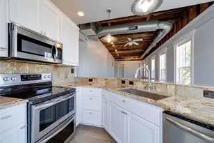 703 W Magnolia Ave, Fort Worth, TX 76104 - Photo 9