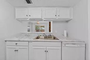 8560 Park Ln, Dallas, TX 75231 - Photo 13