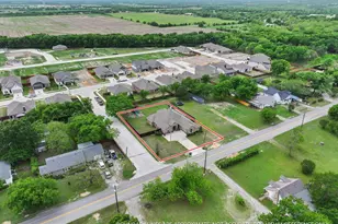 603 E Saunders St, Trenton, TX 75490 - Photo 1