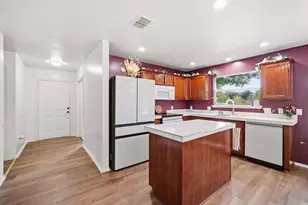 2929 McCormick Dr, Lancaster, TX 75134 - Photo 9