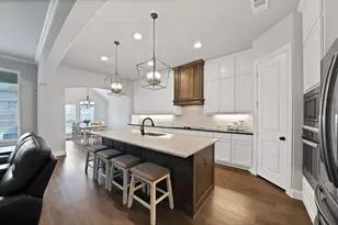1905 Silver Falls Dr, Burleson, TX 76028 - Photo 13