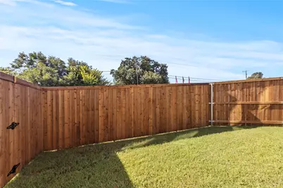 124 Homes Drive, Grand Prairie, TX 75050 - Photo 23