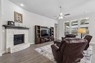 1125 Bridle Path Dr, Aubrey, TX 76227 - Photo 5