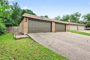 2101 Mistletoe Ave, Fort Worth, TX 76110 - Photo 23