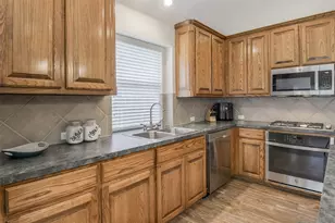 6507 Fannin Farm Way, Arlington, TX 76001 - Photo 9