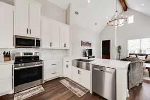 109 Vaughn Meadows Dr, Tom Bean, TX 75491 - Photo 11