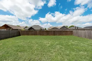 109 Vaughn Meadows Dr, Tom Bean, TX 75491 - Photo 7