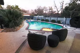 10872 Caprock Cir, Dallas, TX 75218 - Photo 19