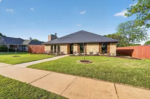 1402 Country Ln, Allen, TX 75002 - Photo 3