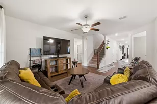 9201 Acre Meadows Ln, Arlington, TX 76002 - Photo 5