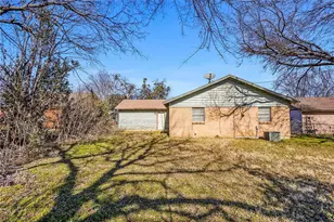 724 E Mustang St, Crowley, TX 76036 - Photo 17