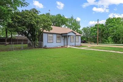 312 E Saunders Street, Trenton, TX 75490 - Photo 3