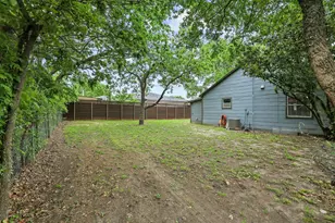 312 E Saunders St, Trenton, TX 75490 - Photo 3