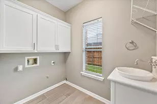 5401 Emerald Park Blvd, Arlington, TX 76017 - Photo 23