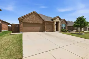 10109 Table Bluff St, Aubrey, TX 76227 - Photo 37