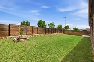 10109 Table Bluff St, Aubrey, TX 76227 - Photo 31