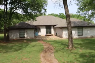 100 Thousand Oaks Ln, Joshua, TX 76058 - Photo 1