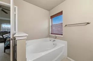 612 Owen Trail, Grand Prairie, TX 75051 - Photo 19
