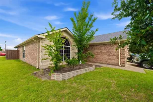 612 Owen Trail, Grand Prairie, TX 75051 - Photo 1