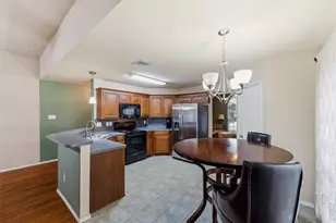 612 Owen Trail, Grand Prairie, TX 75051 - Photo 9