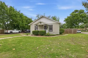 511 N Wood St, Cleburne, TX 76033 - Photo 3