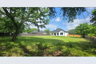 1106 East Sixth Street, Springtown, TX 76082 - Photo 29