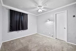 3911 Shady Valley Dr, Arlington, TX 76013 - Photo 23