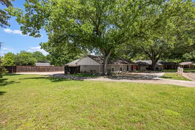 3911 Shady Valley Drive, Arlington, TX 76013 - Photo 13