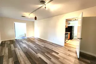 1401 E Sherman Dr, Denton, TX 76209 - Photo 5