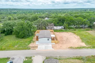 5900 Arrowhead Dr, Granbury, TX 76048 - Photo 3