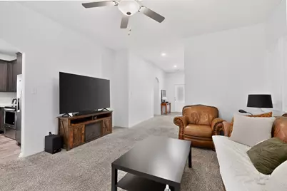 433 Cross Ridge Circle N, Fort Worth, TX 76120 - Photo 5