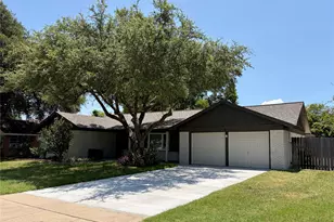 5805 Wedgmont Cir N, Fort Worth, TX 76133 - Photo 3