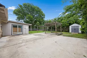 5805 Wedgmont Cir N, Fort Worth, TX 76133 - Photo 23
