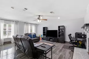 1505 Montclair St, Arlington, TX 76015 - Photo 5
