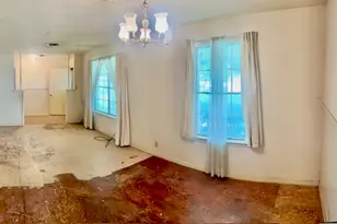 1326 E Sherman Dr, Denton, TX 76209 - Photo 35
