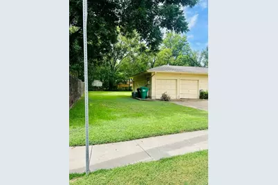 1326 E Sherman Drive, Denton, TX 76209 - Photo 13