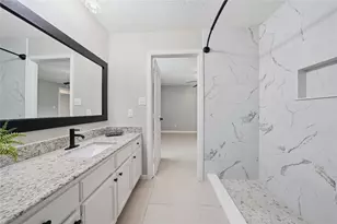 4723 Crest Dr, Arlington, TX 76017 - Photo 19