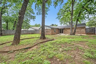 4723 Crest Dr, Arlington, TX 76017 - Photo 27
