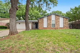 4723 Crest Dr, Arlington, TX 76017 - Photo 1
