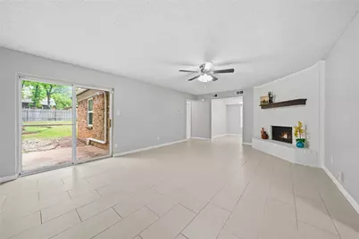 4723 Crest Drive, Arlington, TX 76017 - Photo 5