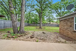 4723 Crest Dr, Arlington, TX 76017 - Photo 25