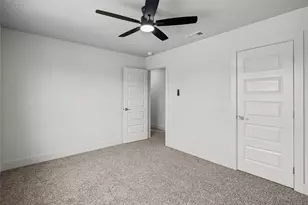 702 Perkins Ct, Granbury, TX 76048 - Photo 11