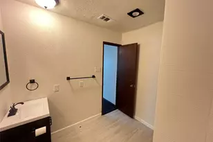 8515 Baumgarten Dr, Dallas, TX 75228 - Photo 7