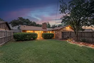 8515 Baumgarten Dr, Dallas, TX 75228 - Photo 21