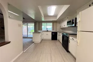 8515 Baumgarten Dr, Dallas, TX 75228 - Photo 17