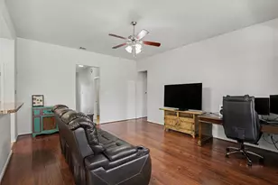 303 Stonegate Blvd, Alvarado, TX 76009 - Photo 7