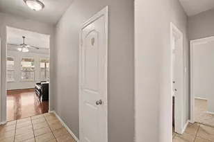 303 Stonegate Blvd, Alvarado, TX 76009 - Photo 9